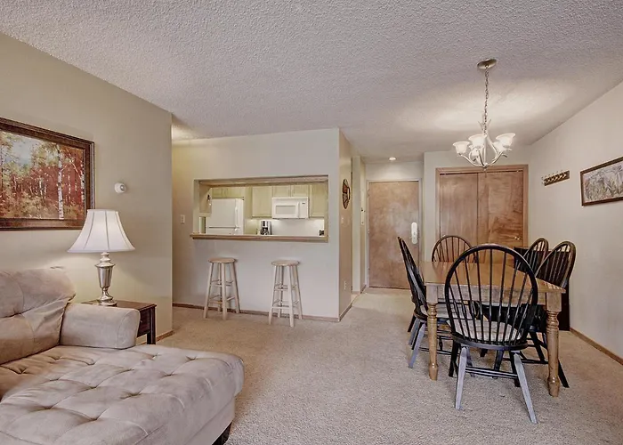 Apartment Vs549 Village Square