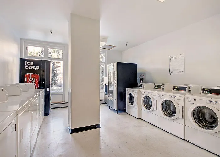 Apartment Vs549 Village Square